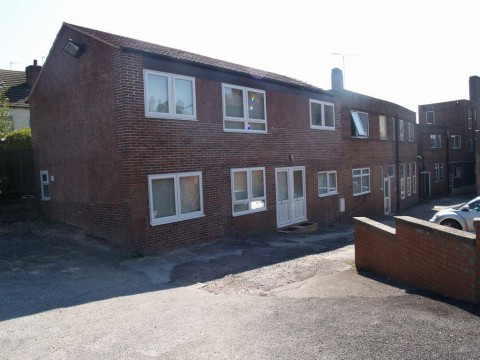 View Full Details for Flat 6, 11 High Street, Alfreton