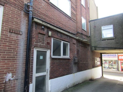 View Full Details for Flat 1, 11 High Street, Alfreton